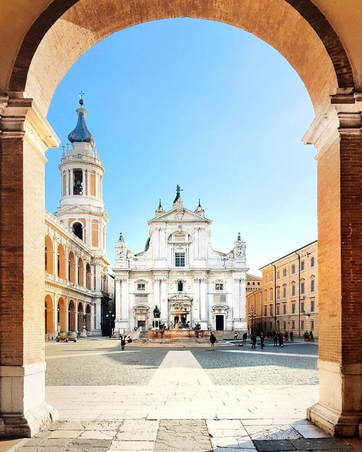 A Casa Di Claudia Lägenhet Loreto Exteriör bild